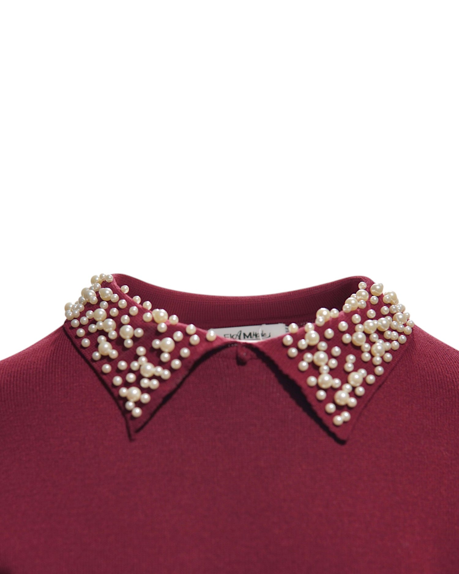 Bluza viscoză vișinie cu guler decorat cu mărgele perlate, detaliu frontal elegant.