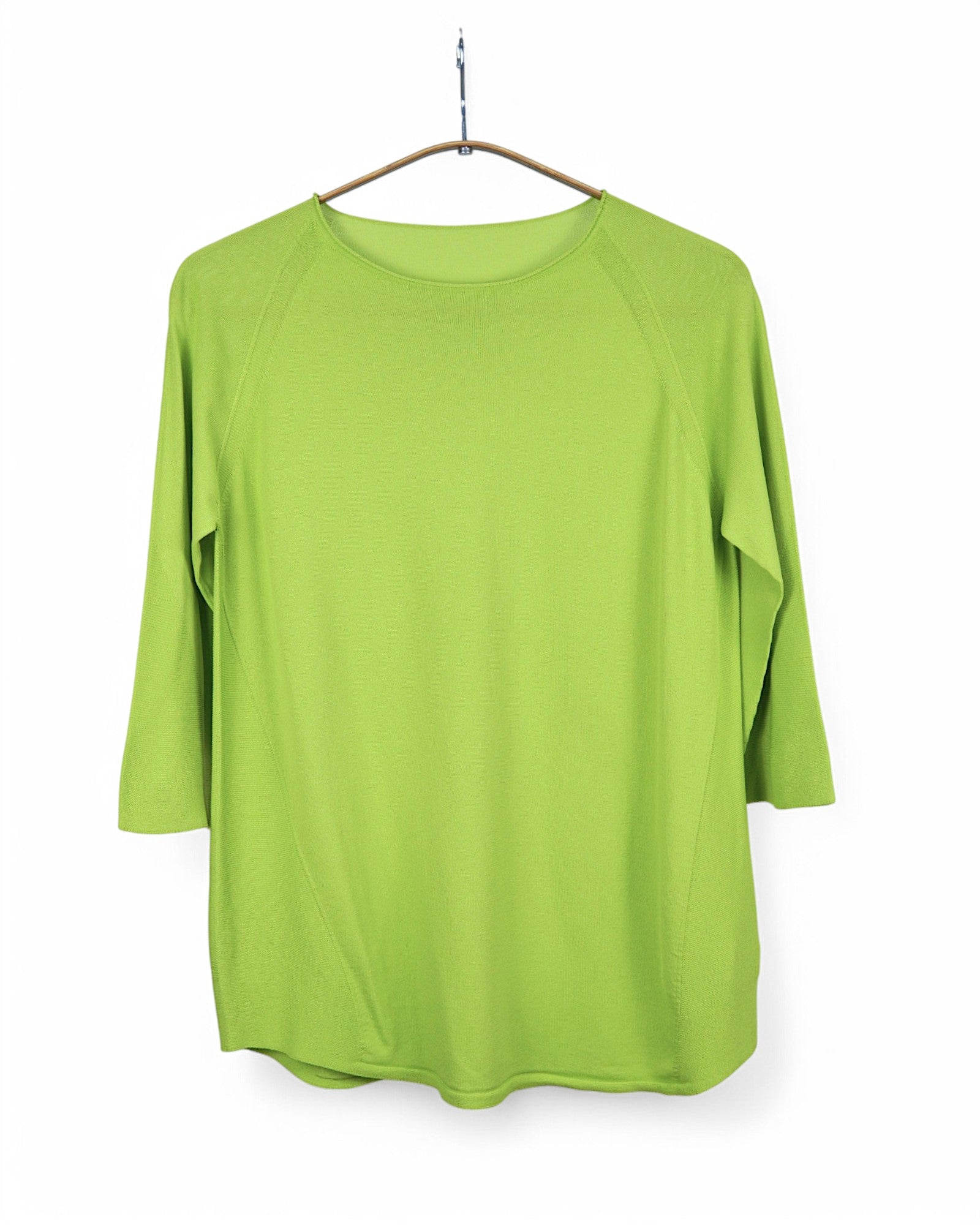 Bluza verde lime cu mâneci 3/4, design lejer, perfectă pentru ținute casual.