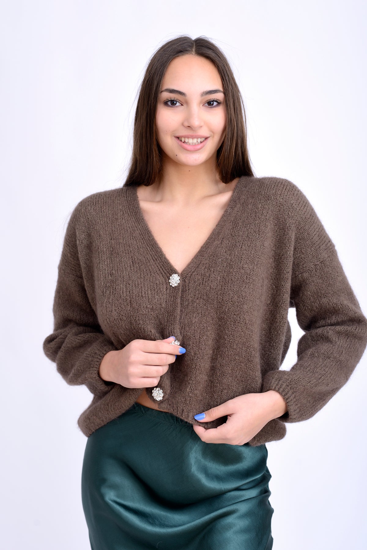 Cardigan din amestec de mohair și lână, cu nasturi decorativi.