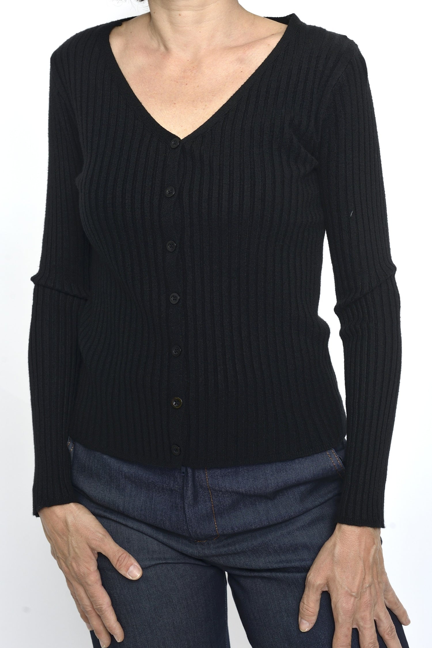 Cardigan negru slim fit din material ribat, cu nasturi și decolteu în V