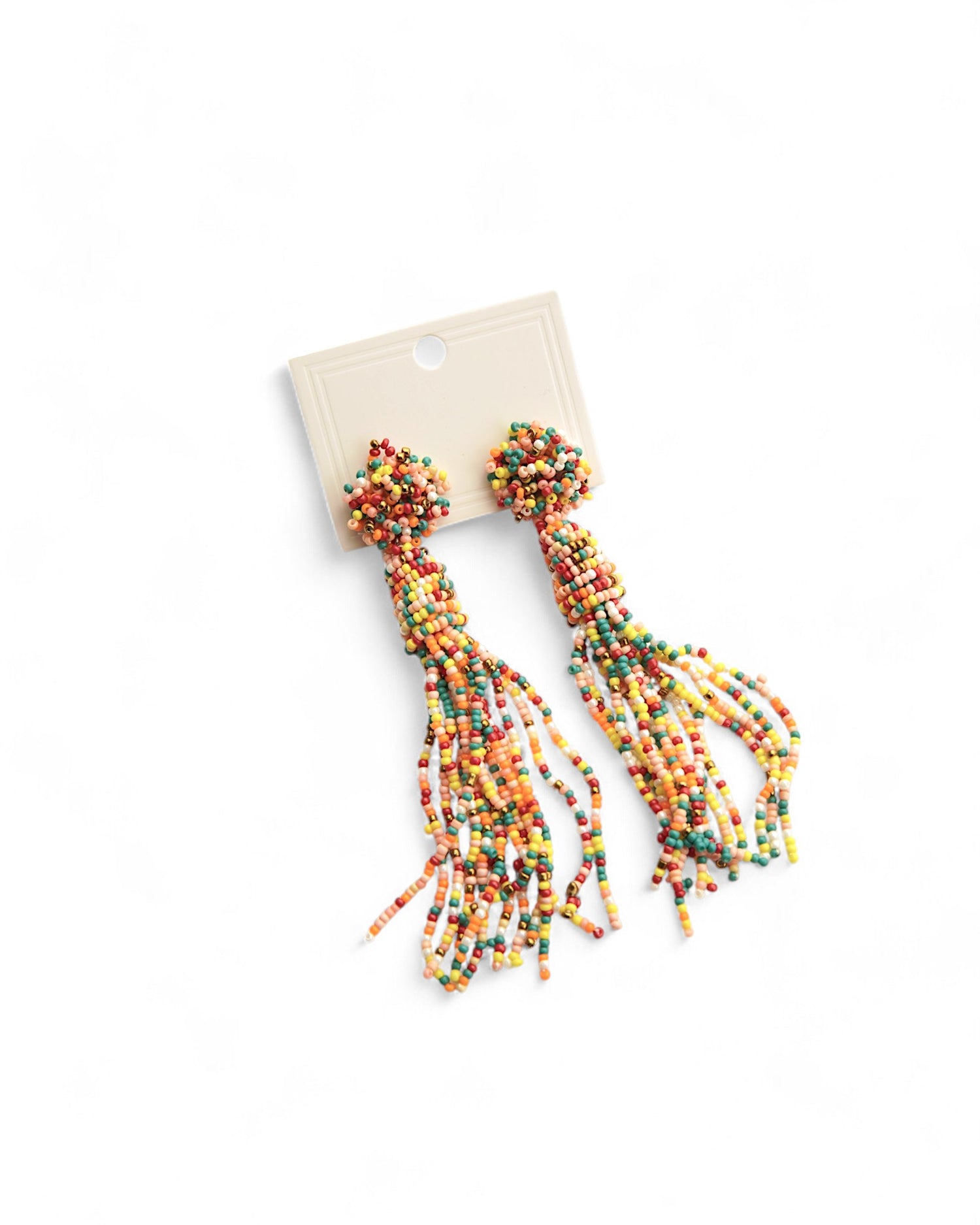 Pereche de cercei veseli și colorați, tip ciucuri, perfecți pentru ținute casual sau de vară.