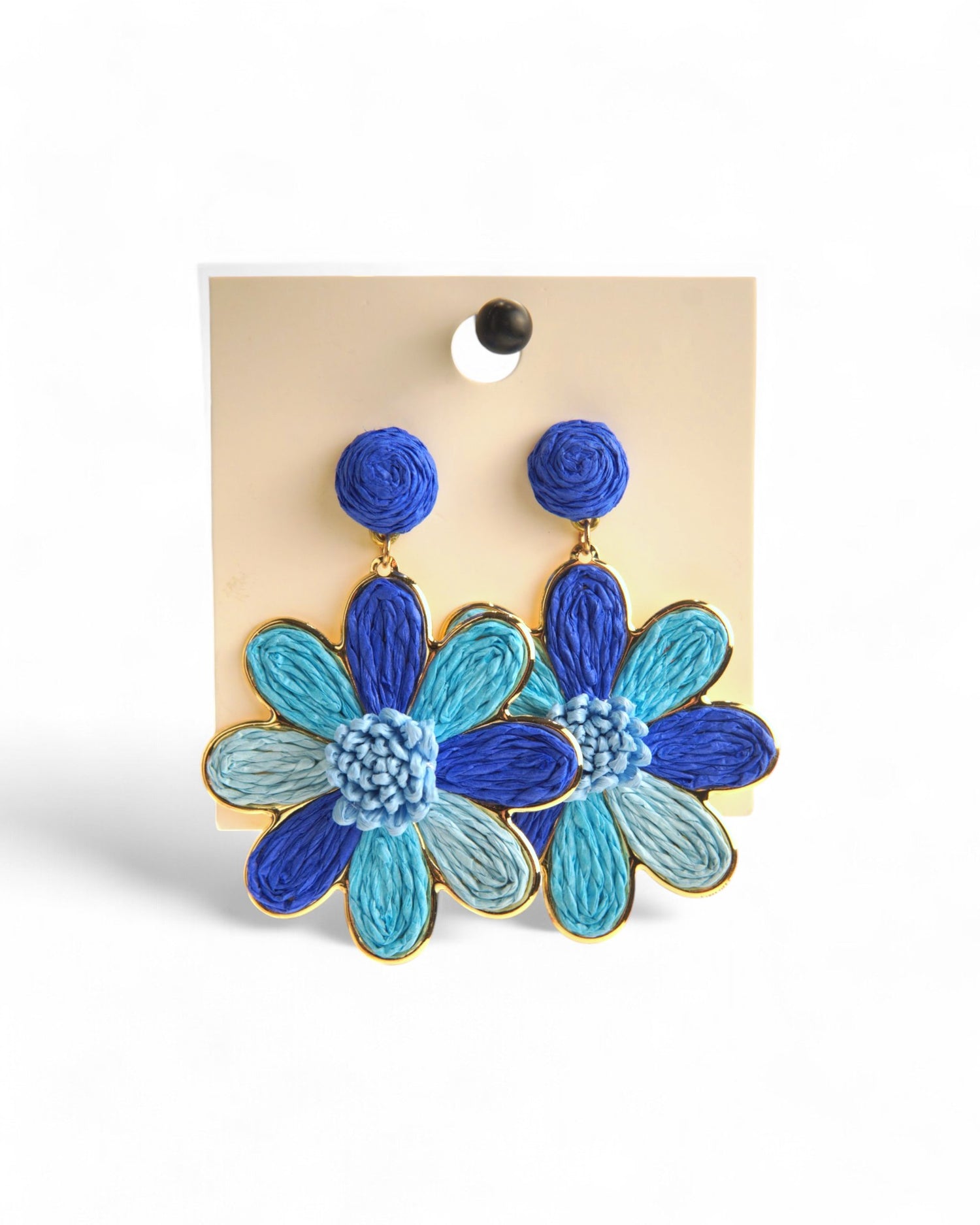 Cercei statement in forma de floare, petale albastre si margini aurii, pentru un look vibrant.