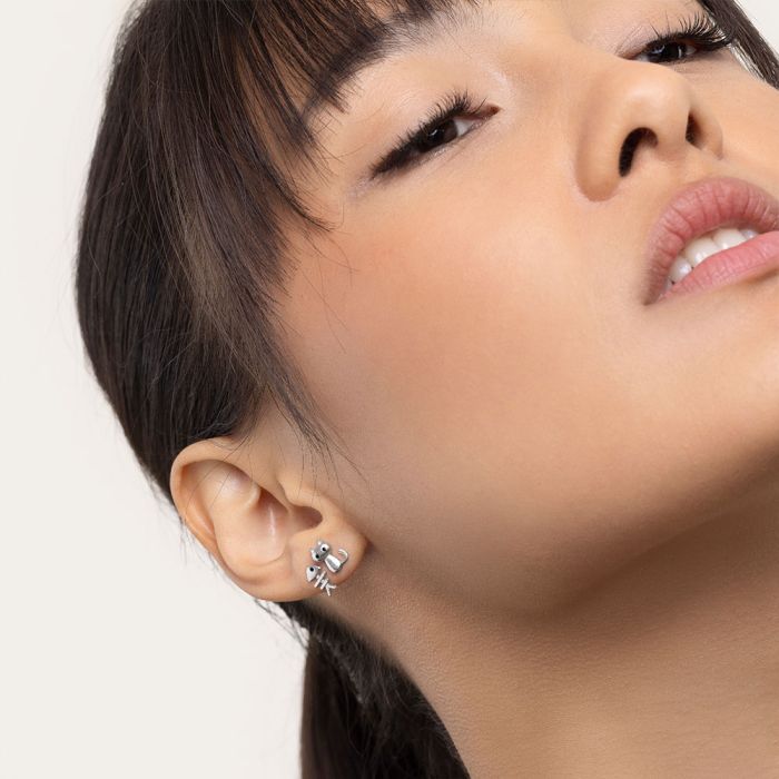 Cercei pisică și peștișor din argint, purtați pentru un look amuzant și plin de personalitate