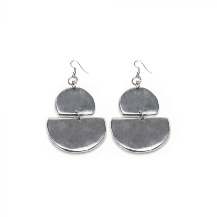 Cercei handmade din aluminiu reciclat, model cu două semiluni, design geometric modern.