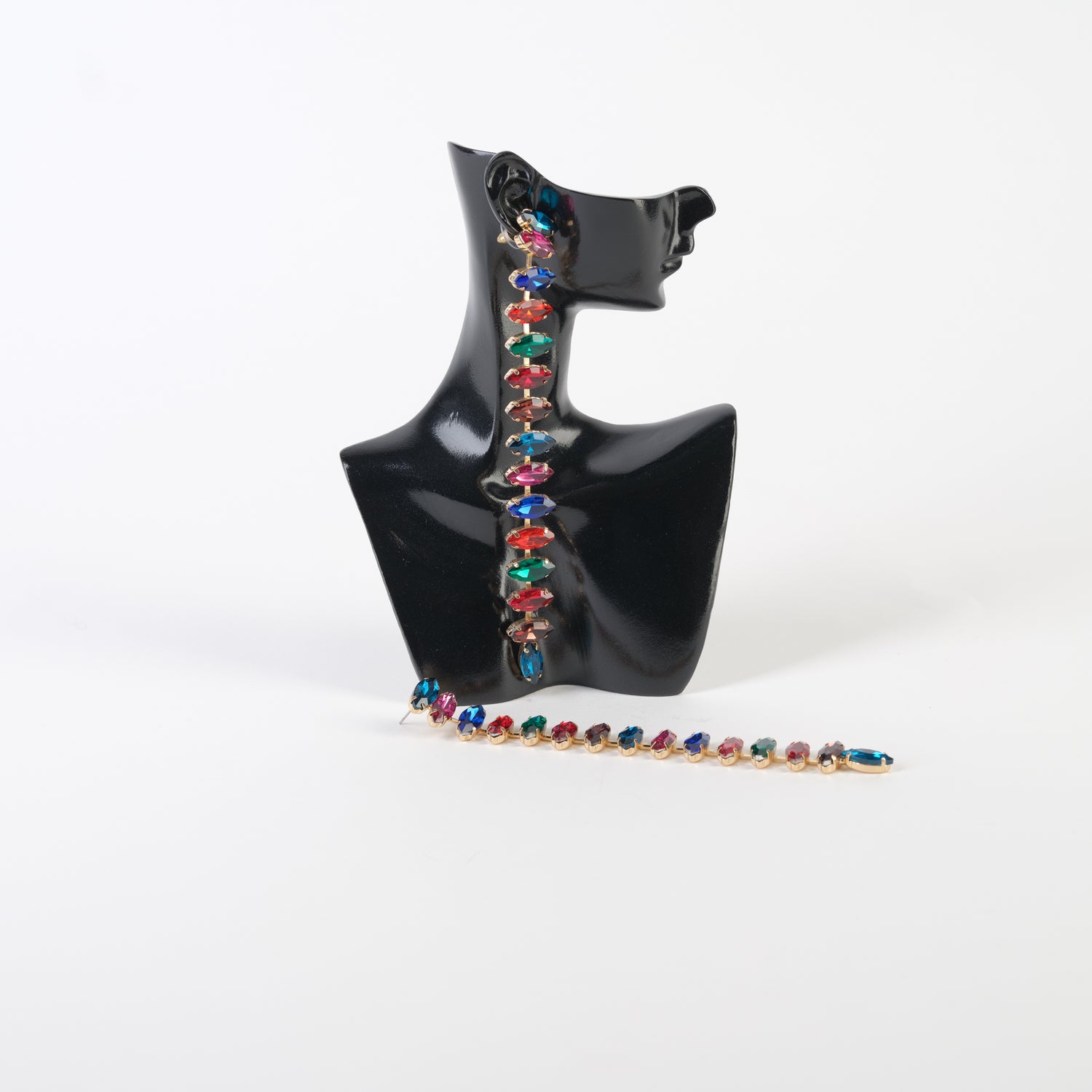 Cercei Lungi Cu Ștrasuri Colorate Din Sticlă