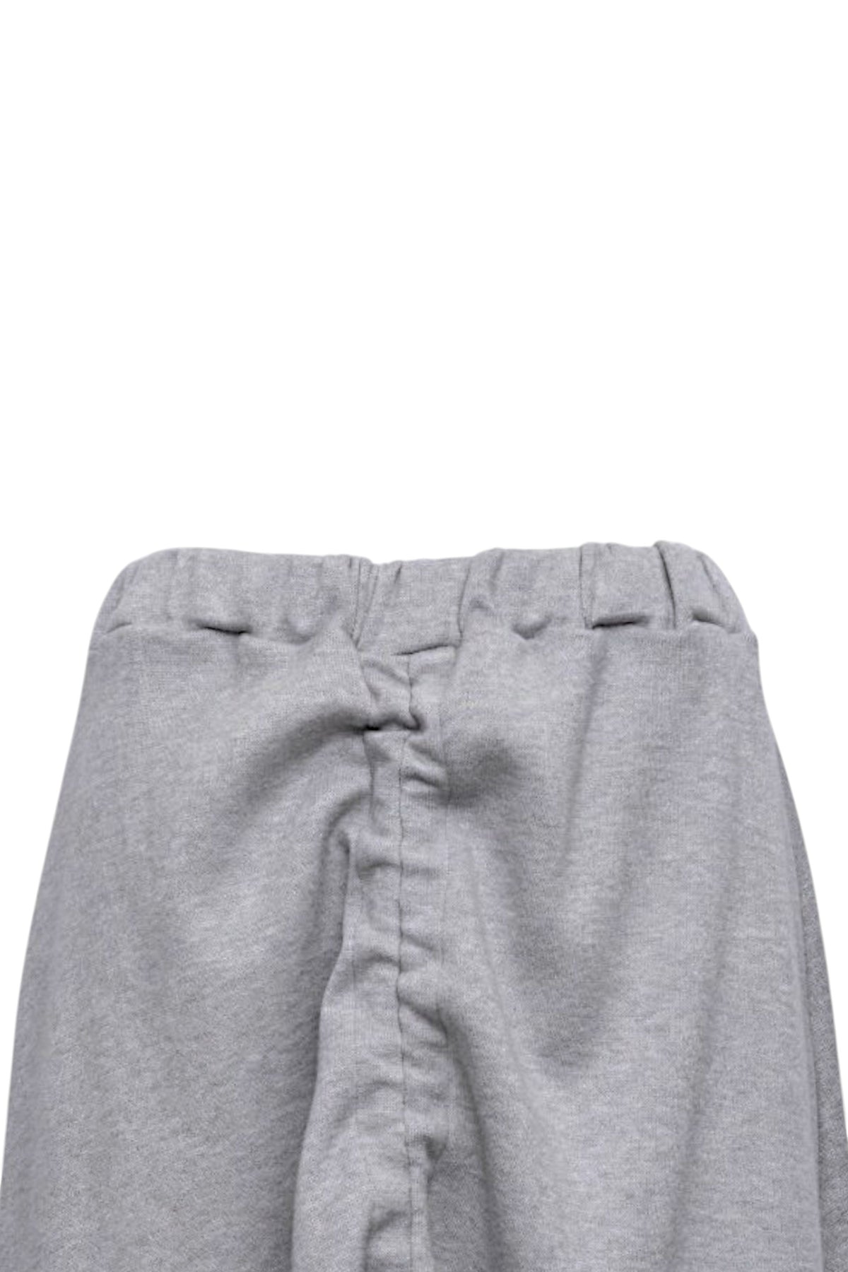 Detaliu cu șiret ajustabil al fustei gri casual, pentru un efect drapat modern.