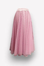 Fustă lungă din tul roz, cu talie elastică și bandă satinată, vedere frontală.
