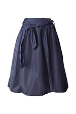 Fustă largă bleumarin cu textură satinată și croială tip balon