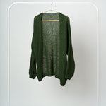 Hanorac verde oversized, vedere din spate, croială relaxată