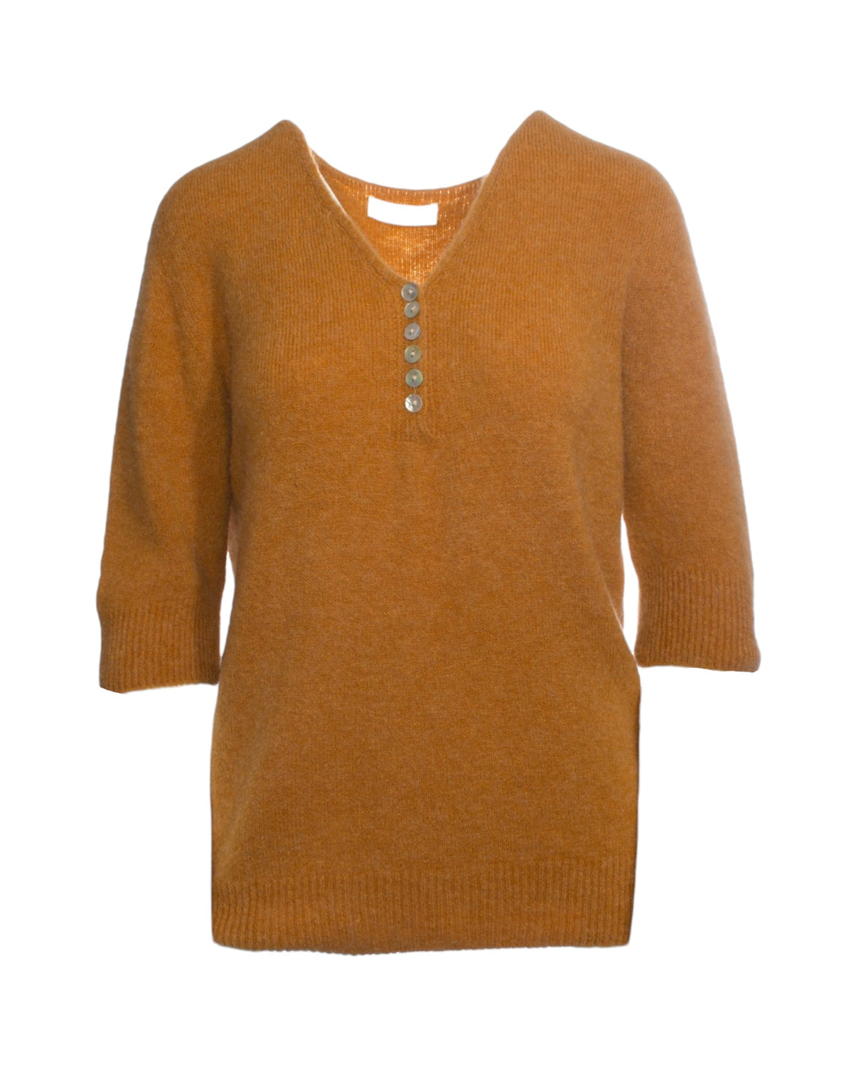 Pulover baby alpaca ocru cald, decolteu în V și nasturi perla