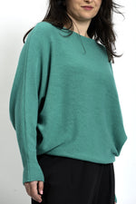 Pulover Cu Perle Decorative Spate – Croială Amplă Elegantă