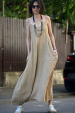 Rochie lungă bej din in cu bretele subțiri, vedere frontală