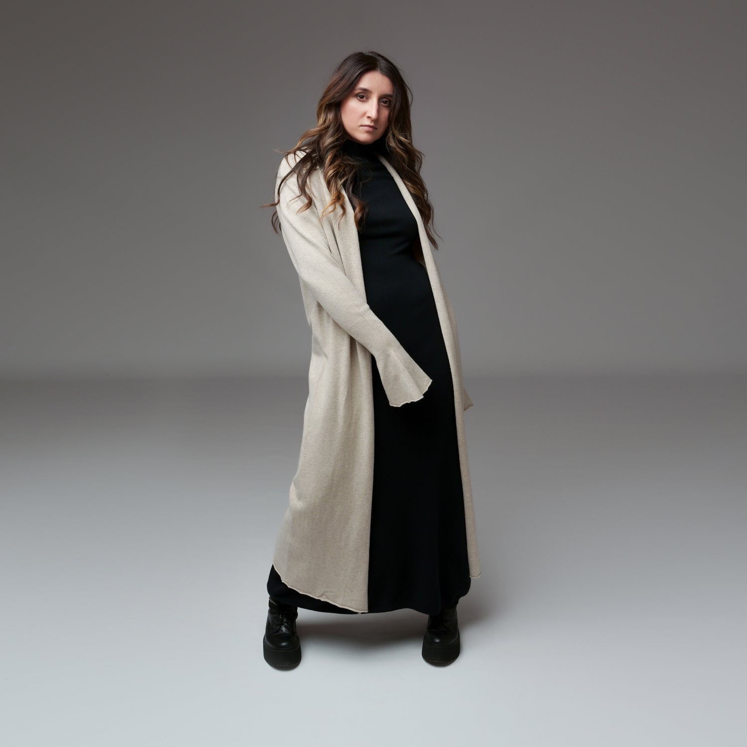 Cardigan Lung din Tricot Subțire cu Mâneci Evazate