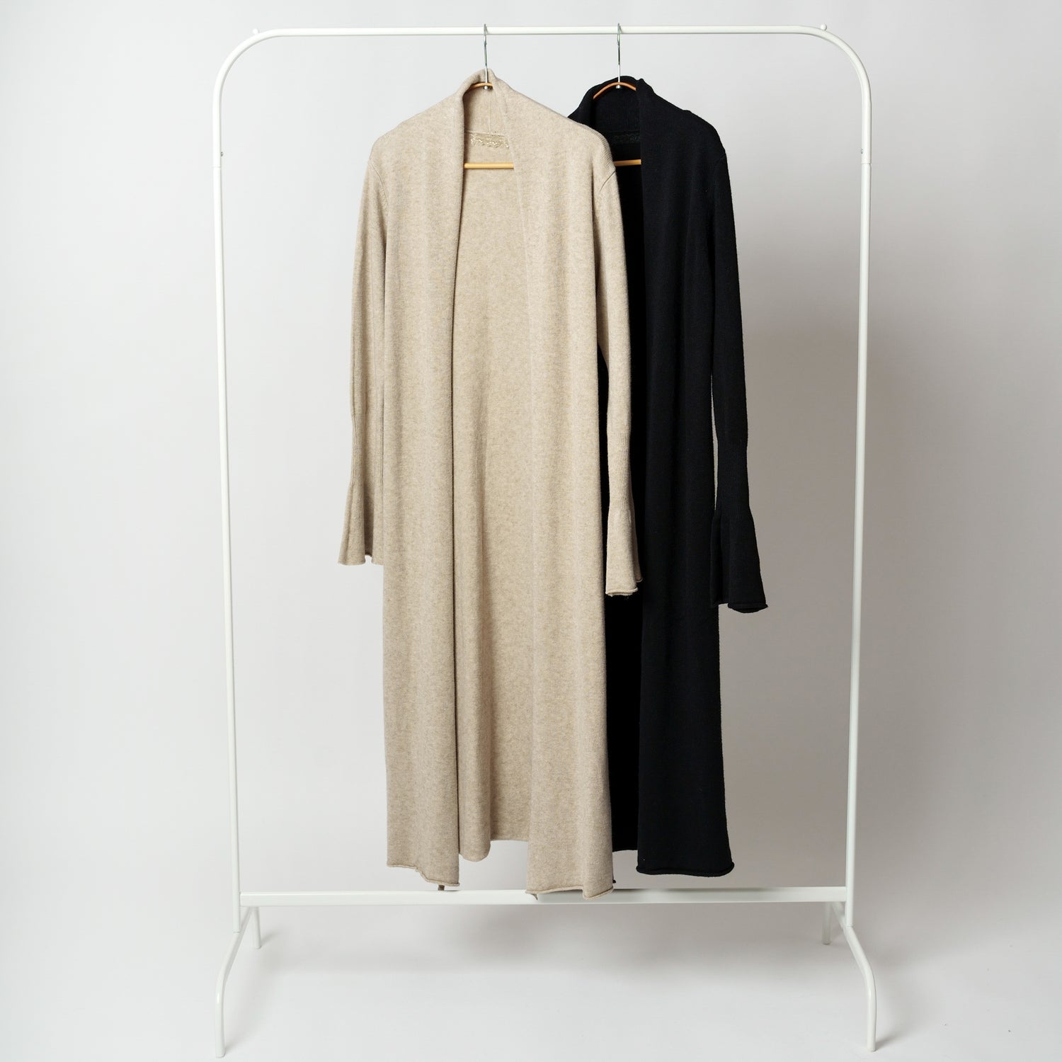 Cardigan Lung din Tricot Subțire cu Mâneci Evazate