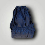 Rucsac din fâș bleumarin, versatil și funcțional, cu compartimente elastice exterioare și buzunare interioare