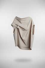 Bluză asimetrică bej cu croi modern și umeri căzuți