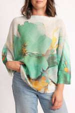 Bluză Cu Flori Și Mâneci 3/4 - Design Elegant și Lejer