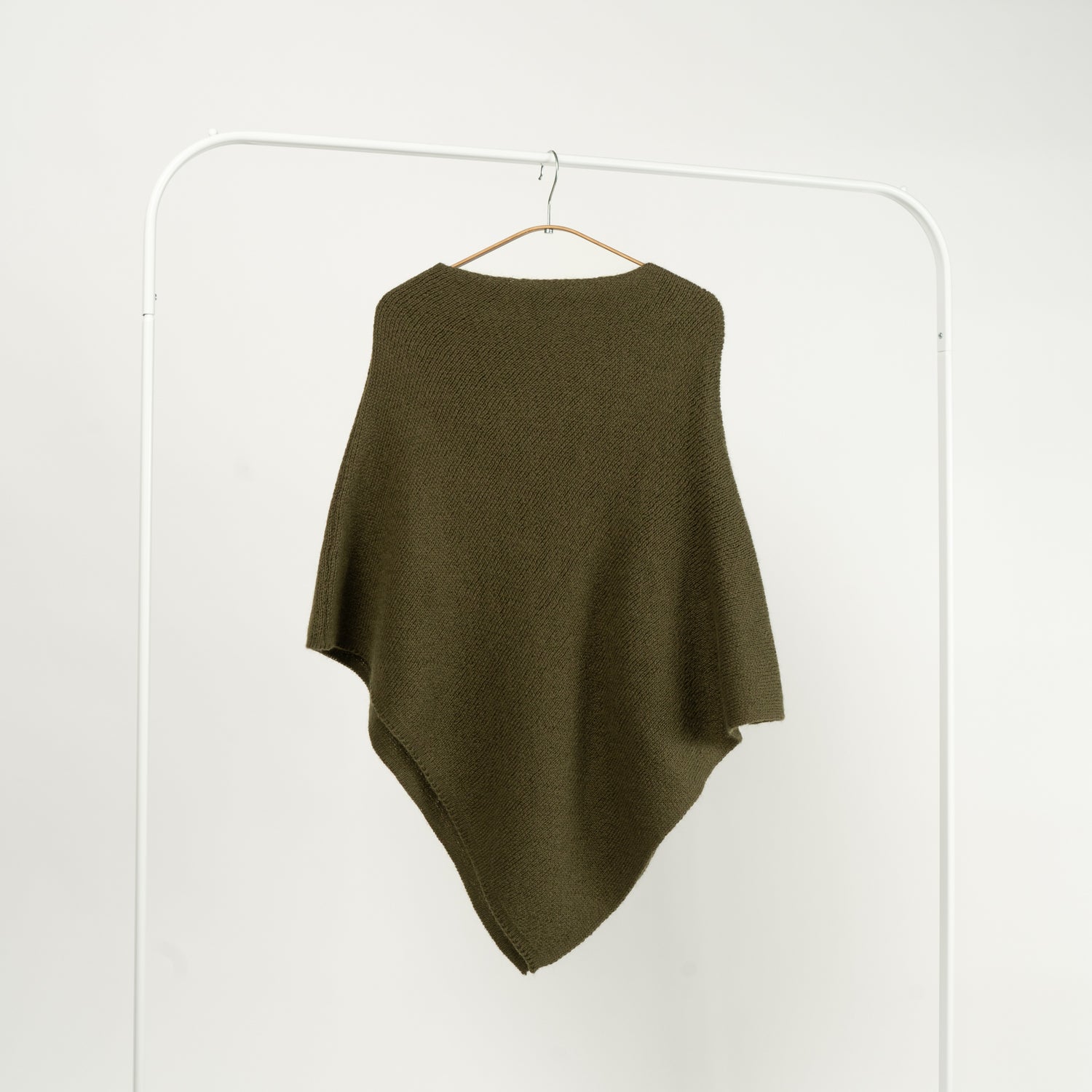 Capă Poncho Tricotată cu 30% Lână