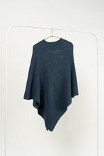 Capă Poncho Croșetată Asimetrică