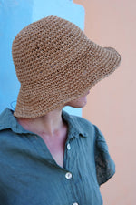 Pălărie croșetată din paie