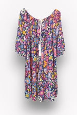 Rochie scurtă din viscoză, cu imprimeu floral colorat și mânecă cu volan