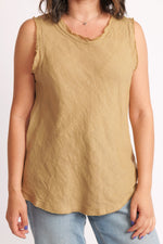 Top din in fără mâneci cu margini destrămate