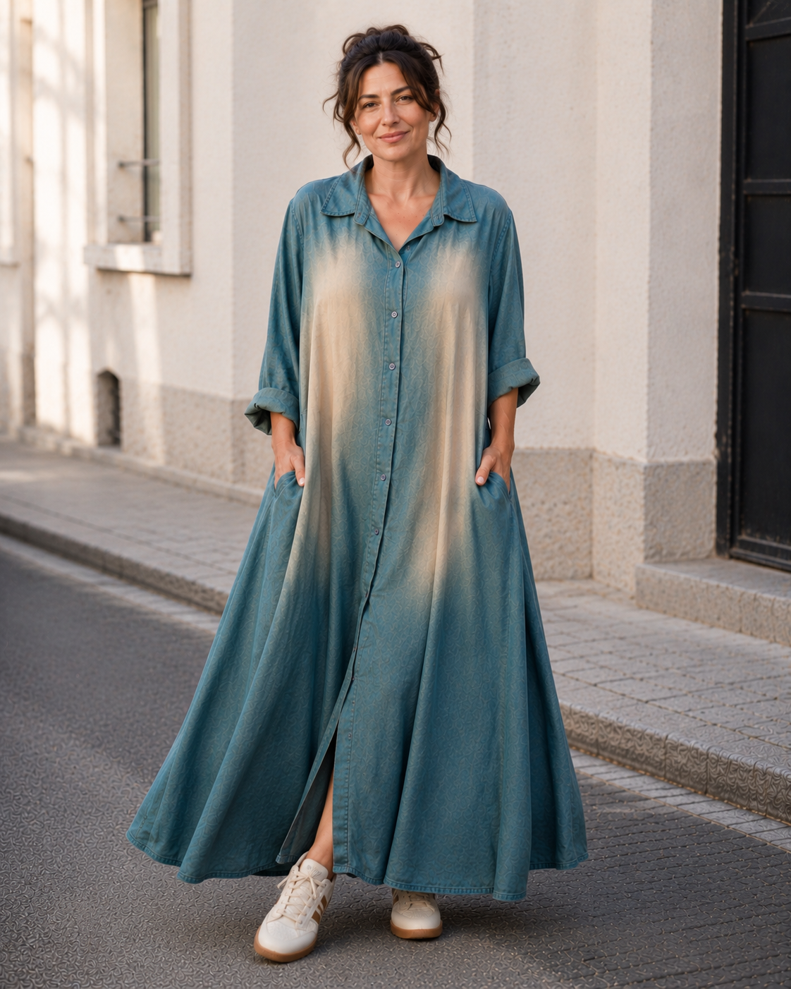 Rochie lungă tip cămașă din denim fluid albastru vintigizat, cu nasturi și croială oversize, vedere frontală — All Above Boutique.