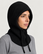 Balaclava din tricot negru cu șnur, purtată fără bentiță - All Above Boutique