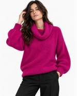 Pulover oversize cu guler drapat din amestec de alpaca, roz închis, vedere frontală - All Above Boutique