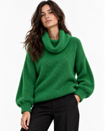 Pulover oversize cu guler drapat din amestec de alpaca, verde, vedere frontală - All Above Boutique