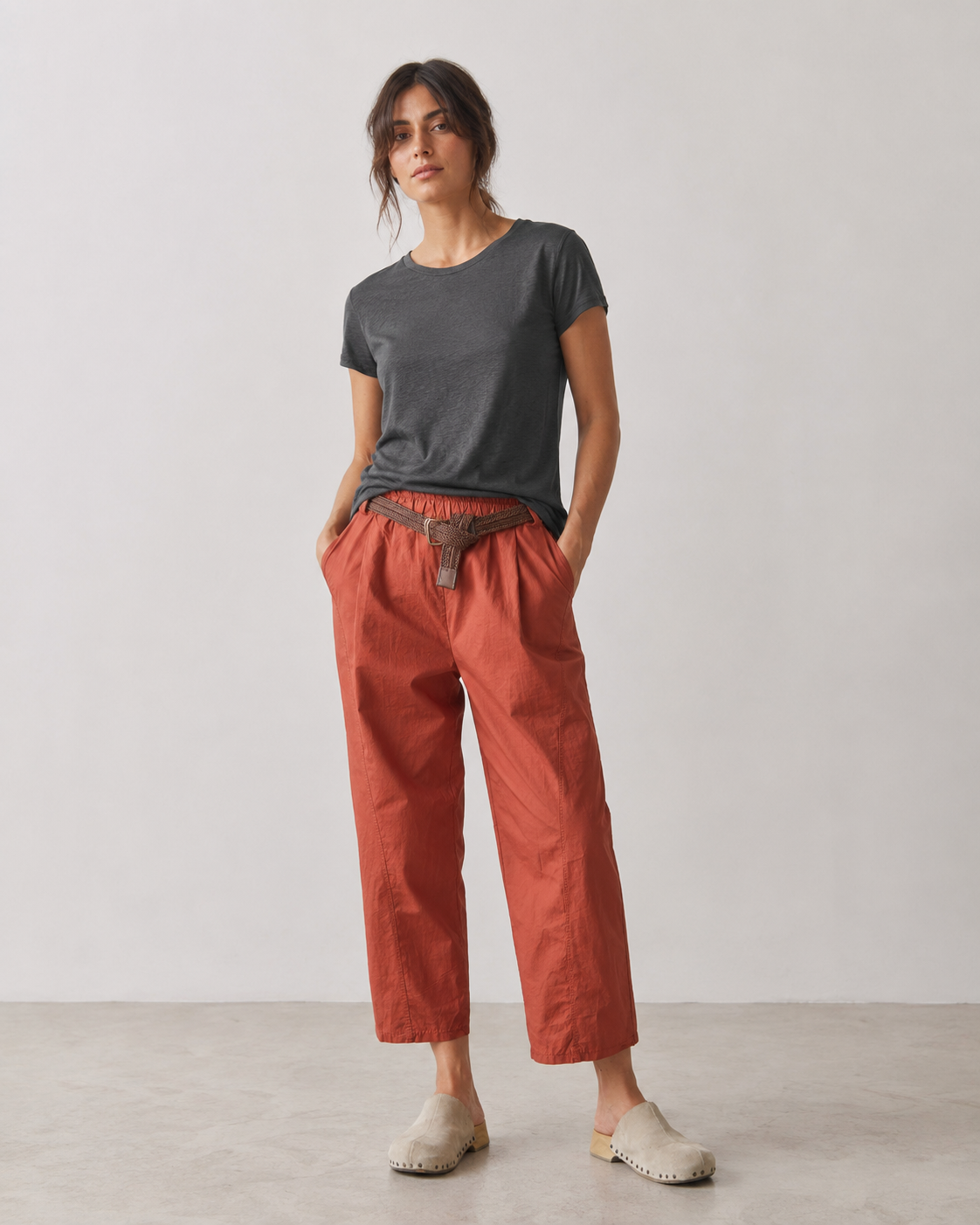 Pantaloni barrel din bumbac cu centură împletită, în nuanța portocaliu închis, All Above Boutique.