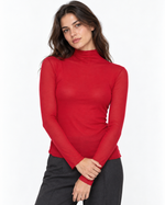 Maletă fină roșu aprins din viscoză cu cașmir, cu guler scurt, purtată cu pantaloni gri - All Above Boutique