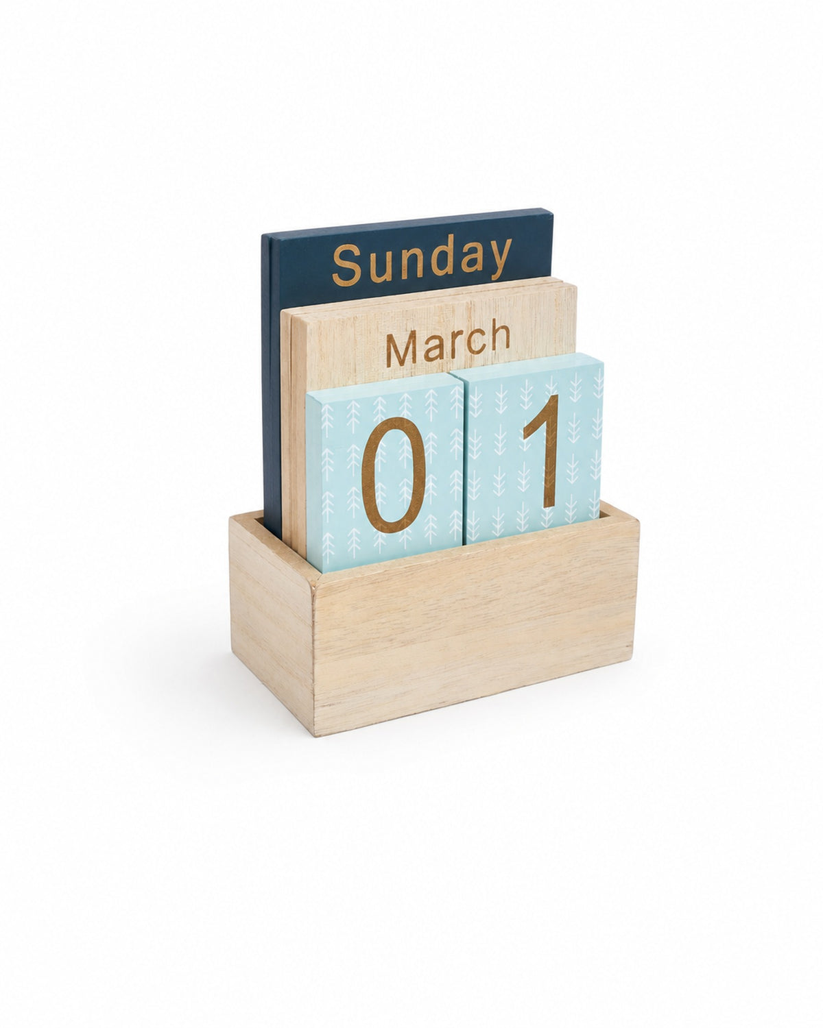 Calendar perpetuu din lemn cu cifre aurii pe plăcuțe bleu cu model de brăduți, vedere din unghi - All Above Boutique
