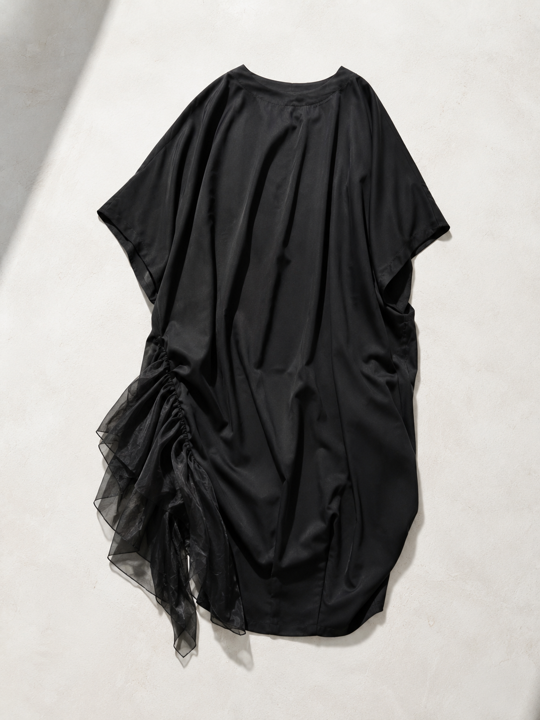 Bluză tip rochie oversize din satin, cădere lejeră și finisaj elegant — All Above Boutique.