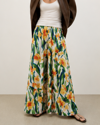 Pantaloni largi din satin cu imprimeu floral, vedere laterală — All Above Boutique.