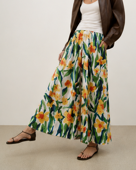 Pantaloni largi din satin cu imprimeu floral, cădere fluidă și luciu discret — All Above Boutique.