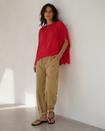 Pantaloni barrel bumbac camel vedere ansamblu purtati cu bluza, All Above Boutique