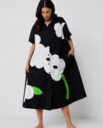 Rochie tip cămașă cu imprimeu floare albă și frunzulițe, vedere frontală — All Above Boutique.
