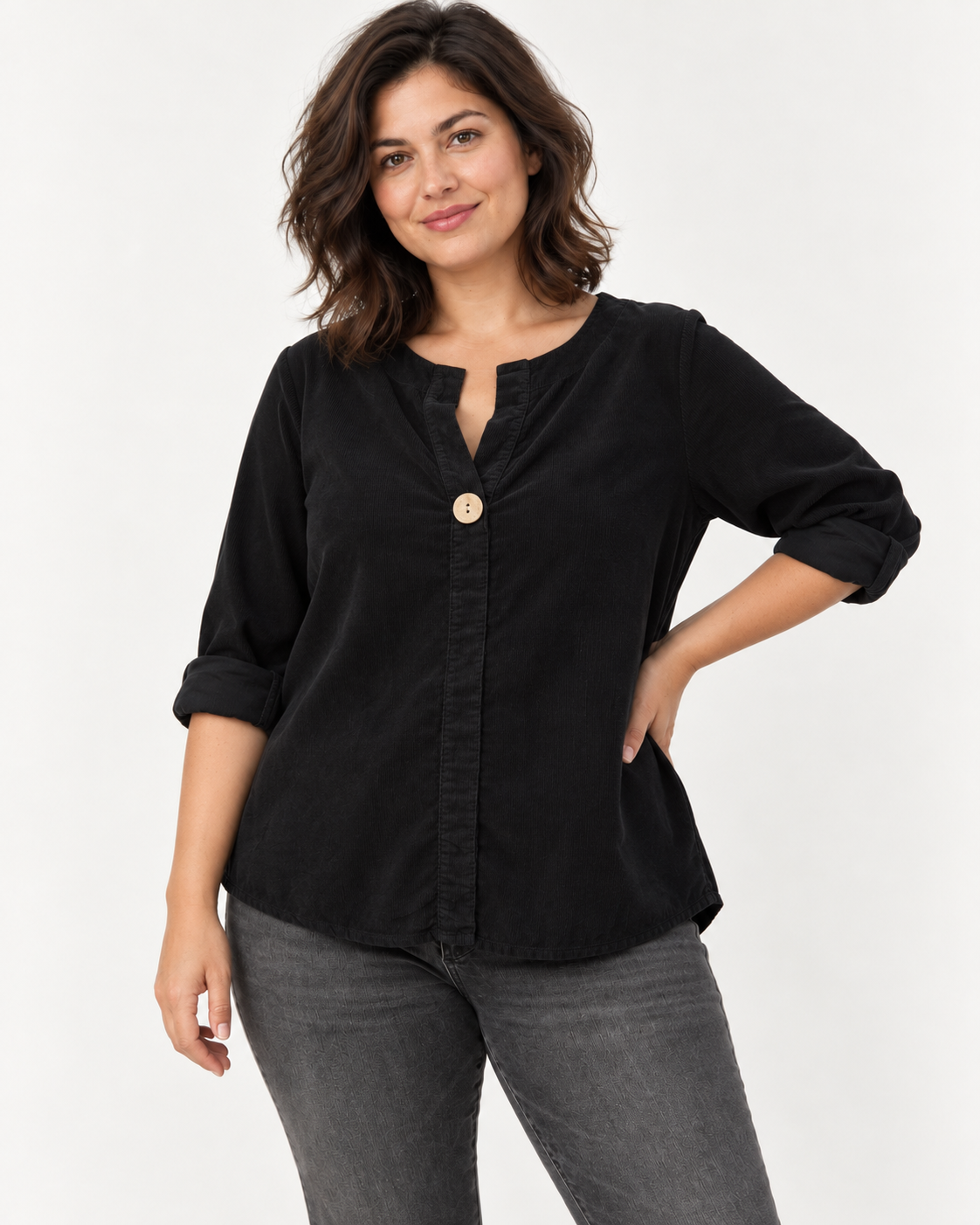 Bluză lejeră neagră din catifea reiată, cu nasture mare din cocos și mâneci îndoite, mărime L - XL - All Above Boutique