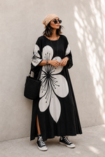 Rochie maxi fluidă kaki cu imprimeu floral, croială lejeră și material ușor — All Above Boutique.