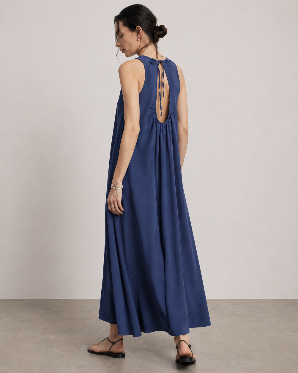 Rochie maxi maro cu decolteu la spate si snur, look elegant de seara, All Above Boutique