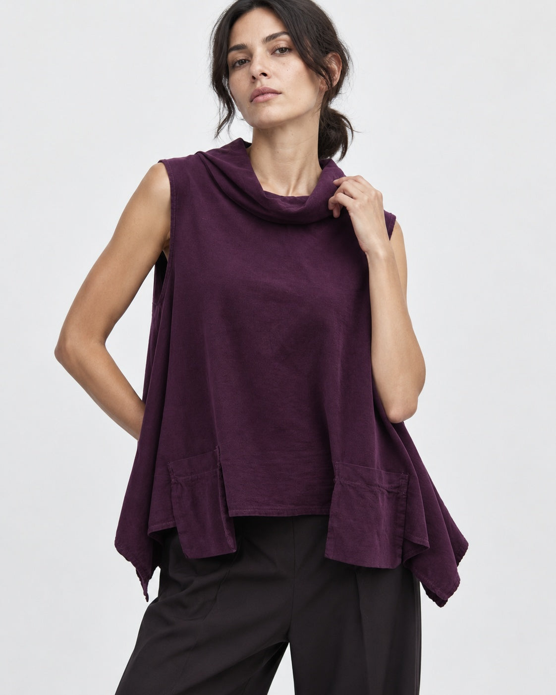 Vestă top evazată din catifea reiată, nuanța violet închis, All Above Boutique.