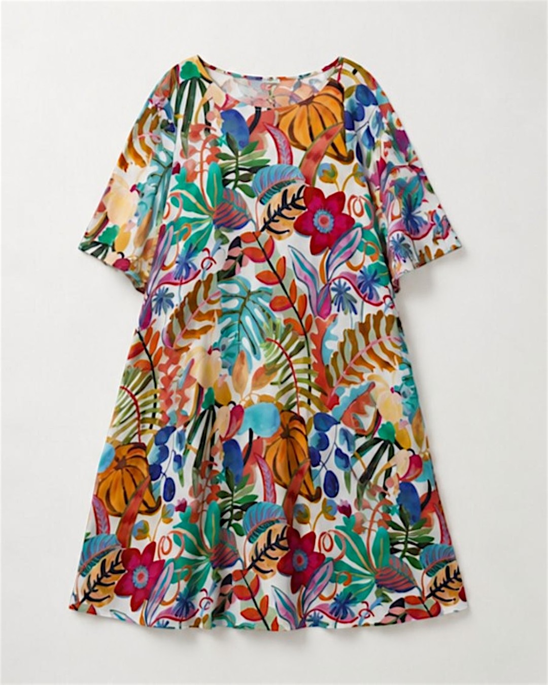 Rochie cu imprimeu tropical, detaliu cădere și material ușor — All Above Boutique.
