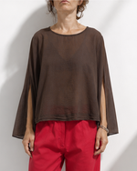 Detaliu maneca despicata bluza bumbac subtire, finisaj simplu cu caracter, All Above Boutique