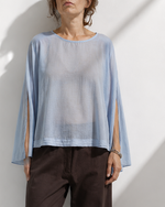 Bluza bumbac subtire albastru pal maneca despicata vedere laterala, All Above Boutique