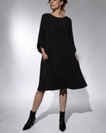 Rochie plisata verde fistic vedere spate, croiala ajustata bust libera talie, All Above Boutique
