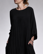 Rochie scurta plisata neagra cu maneca 3/4 vedere frontala, All Above Boutique