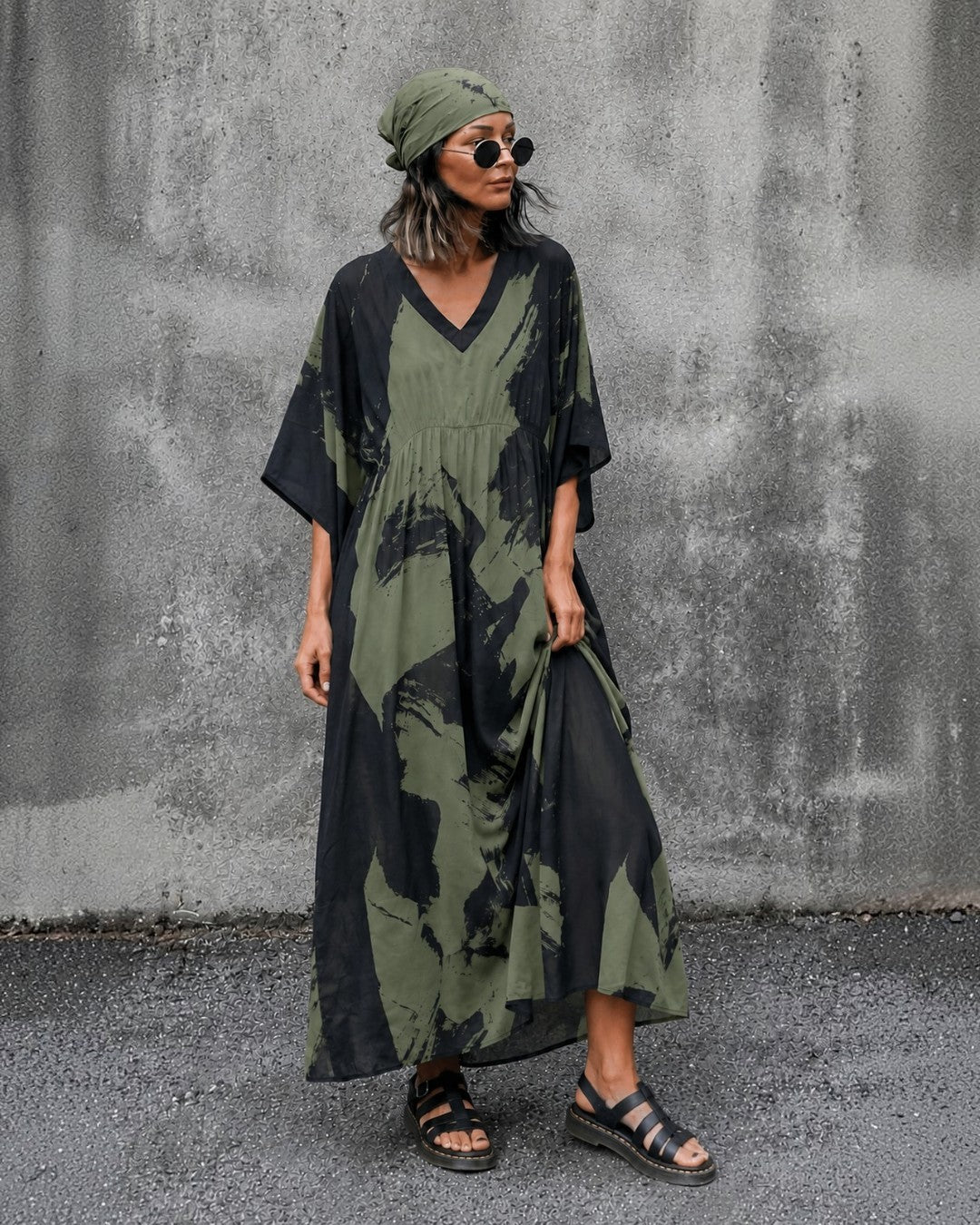 Rochie larga fluida cu decolteu anchior vedere frontala, croiala ample vara, All Above Boutique