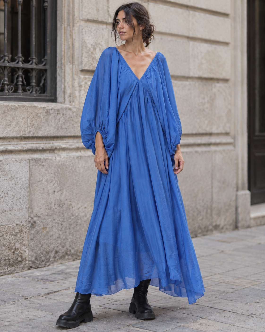 Rochie din mătase cu decolteu în V și mânecă bufantă, nuanța albastru, All Above Boutique.