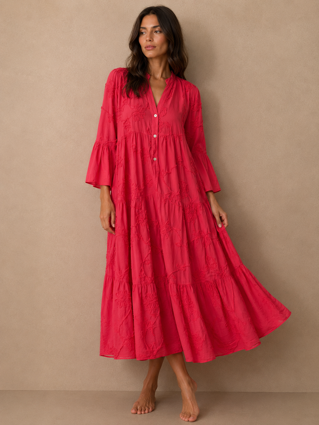 Rochie lungă din bumbac brodat roșu cu volane și nasturi, vedere frontală, All Above Boutique